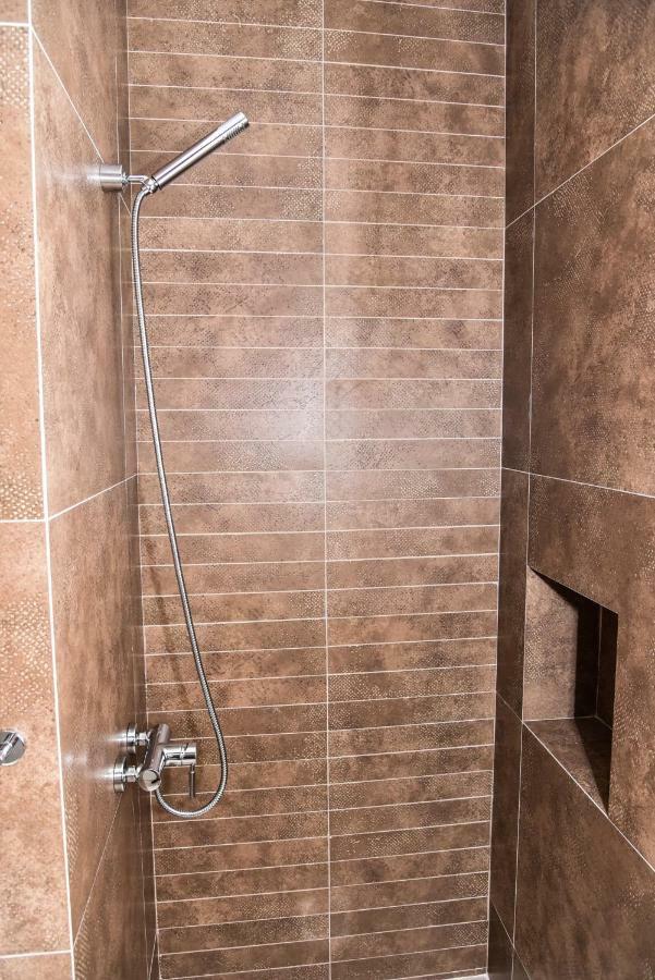 Modern Apartment At Exarchia 1 Bed 2 Pers Atene Esterno foto